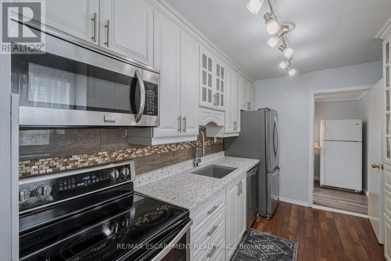5 Dalhousie Avenue, Hamilton, Ontario  L8L 3J4 - Photo 24 - X12407421