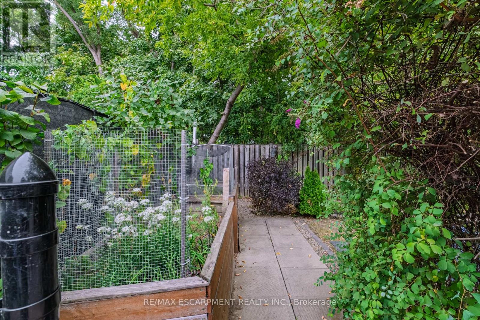 5 Dalhousie Avenue, Hamilton, Ontario  L8L 3J4 - Photo 8 - X12407421