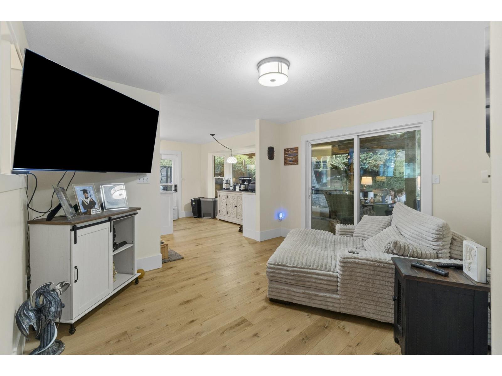 3038 Mcmillan Road, Abbotsford, British Columbia  V2S 6A8 - Photo 4 - R3044414