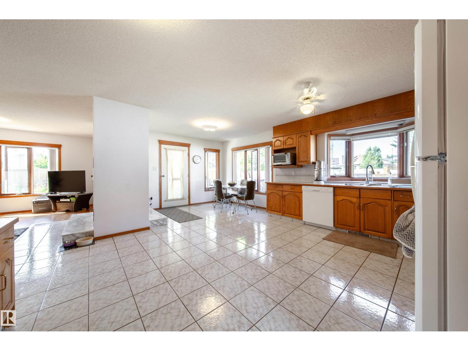 4228 46 St Nw Nw, Edmonton, Alberta  T6L 6L9 - Photo 14 - E4456655