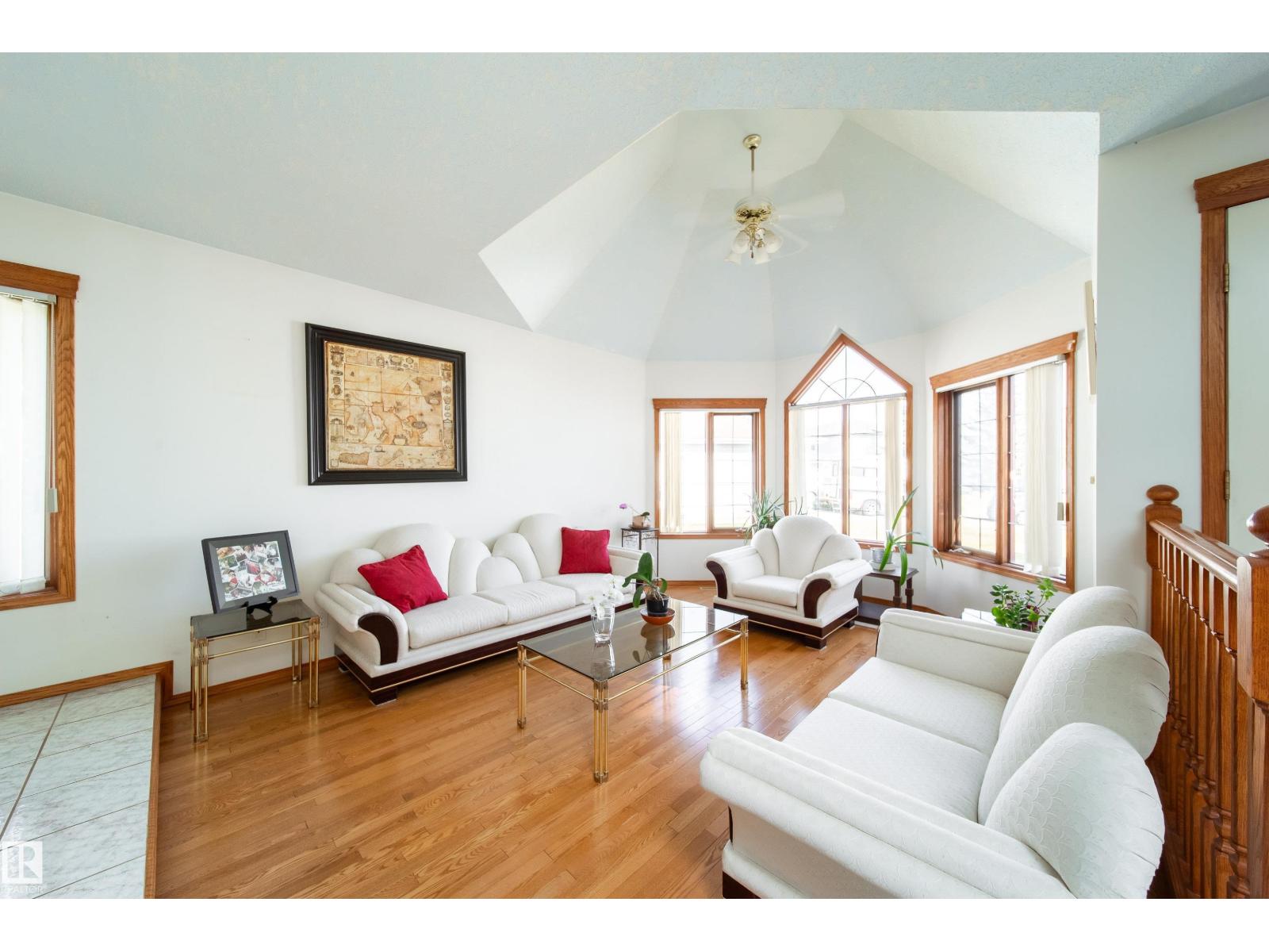 4228 46 St Nw Nw, Edmonton, Alberta  T6L 6L9 - Photo 4 - E4456655