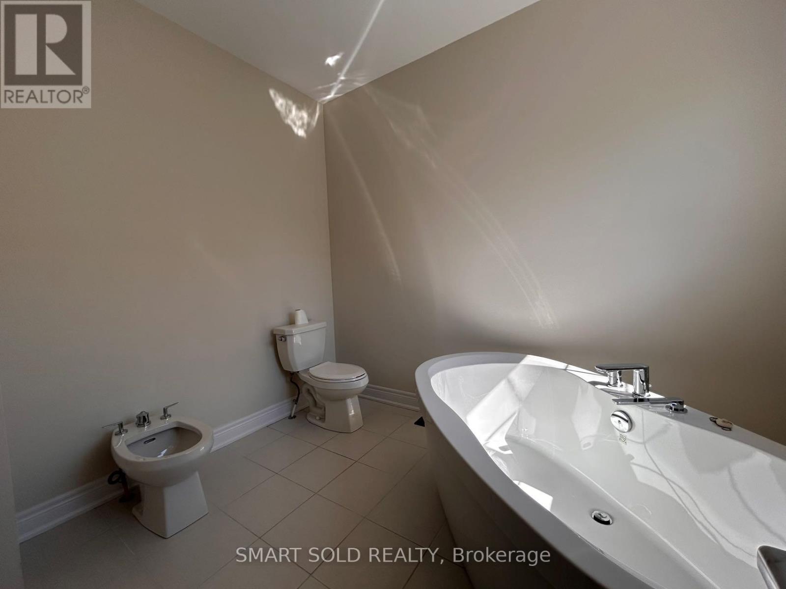 30 Menotti Drive, Richmond Hill, Ontario  L4E 0G9 - Photo 15 - N12402982