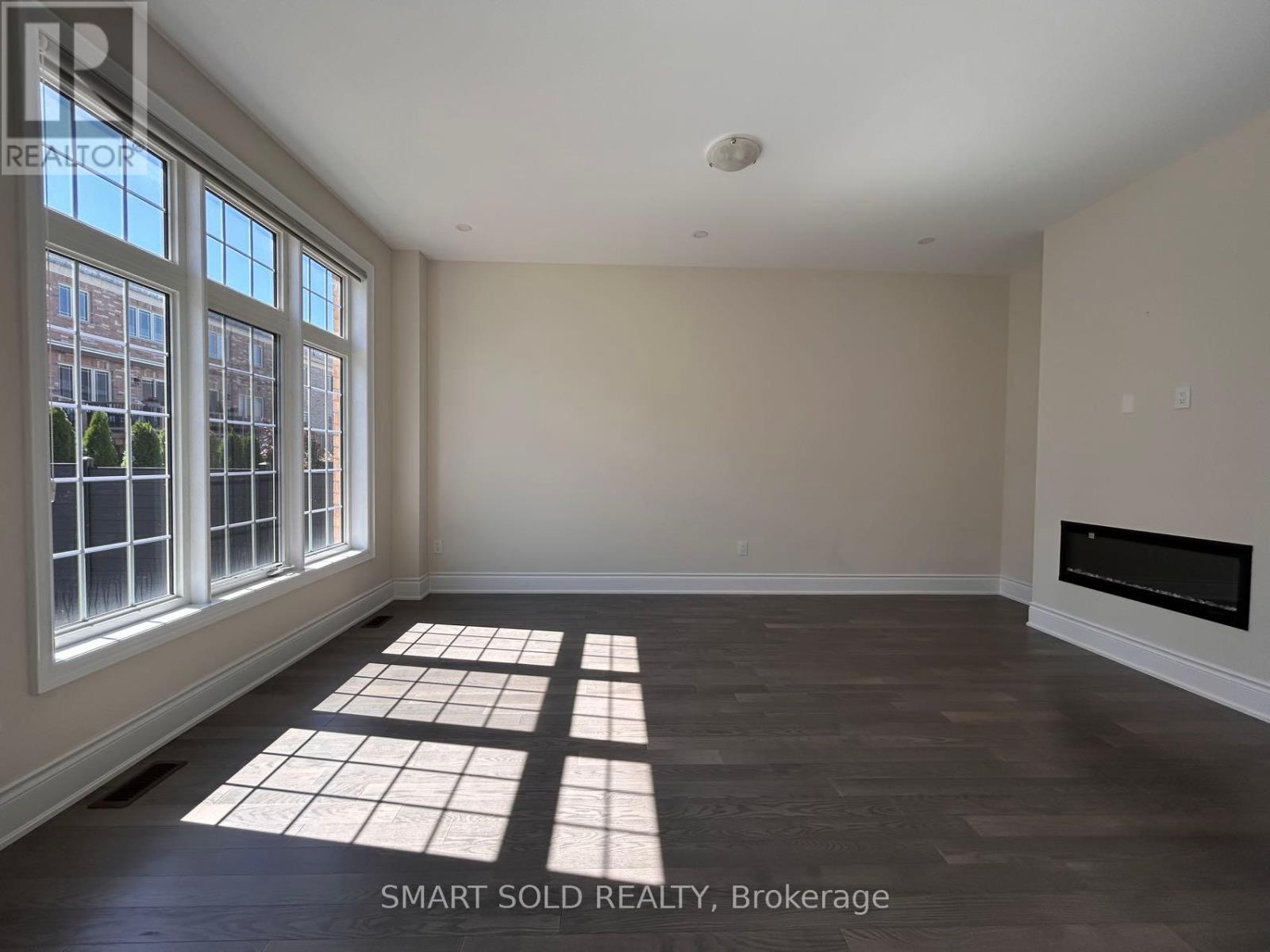 30 Menotti Drive, Richmond Hill, Ontario  L4E 0G9 - Photo 3 - N12402982
