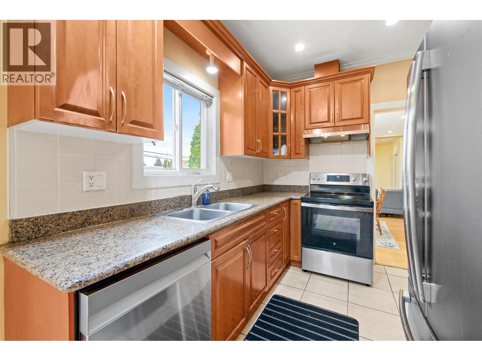 3806 Pine Street, Burnaby, British Columbia  V5G 1Z2 - Photo 9 - R3048531