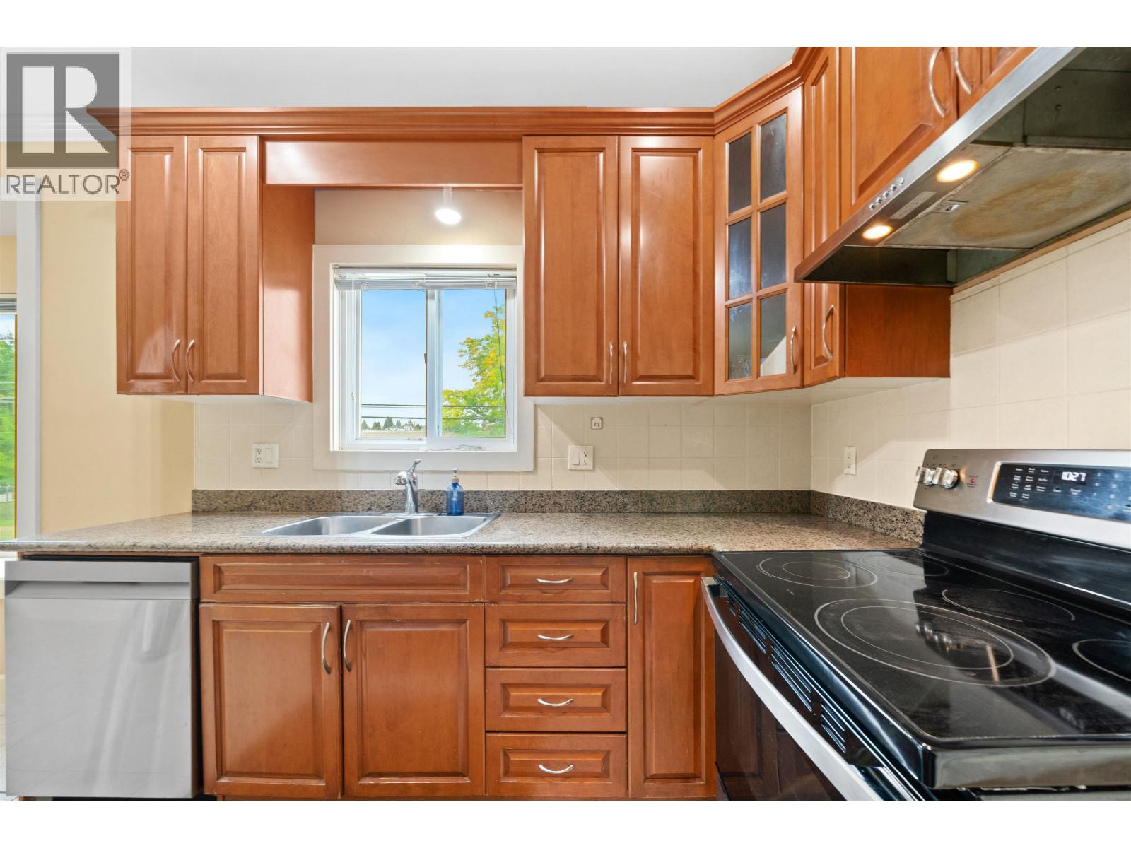 3806 Pine Street, Burnaby, British Columbia  V5G 1Z2 - Photo 10 - R3048531