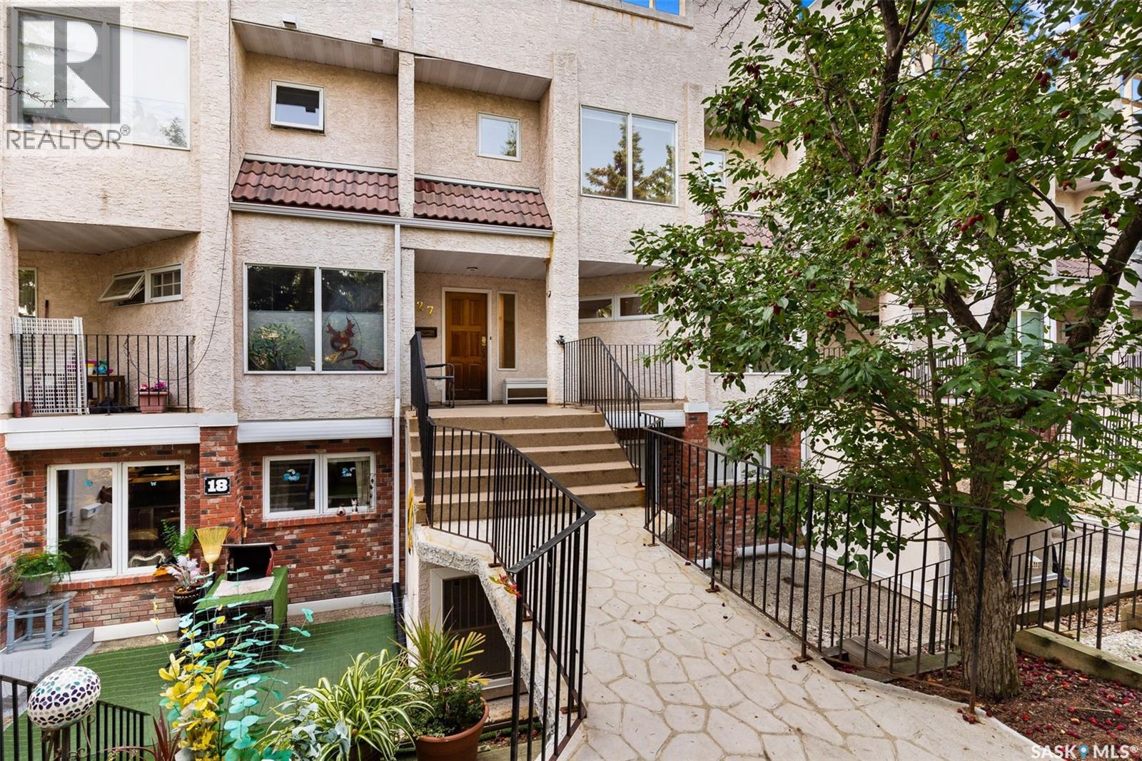 27 2338 Assiniboine AVENUE, Regina, Saskatchewan