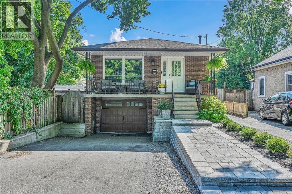 242 MACNAB Street, Dundas, Ontario