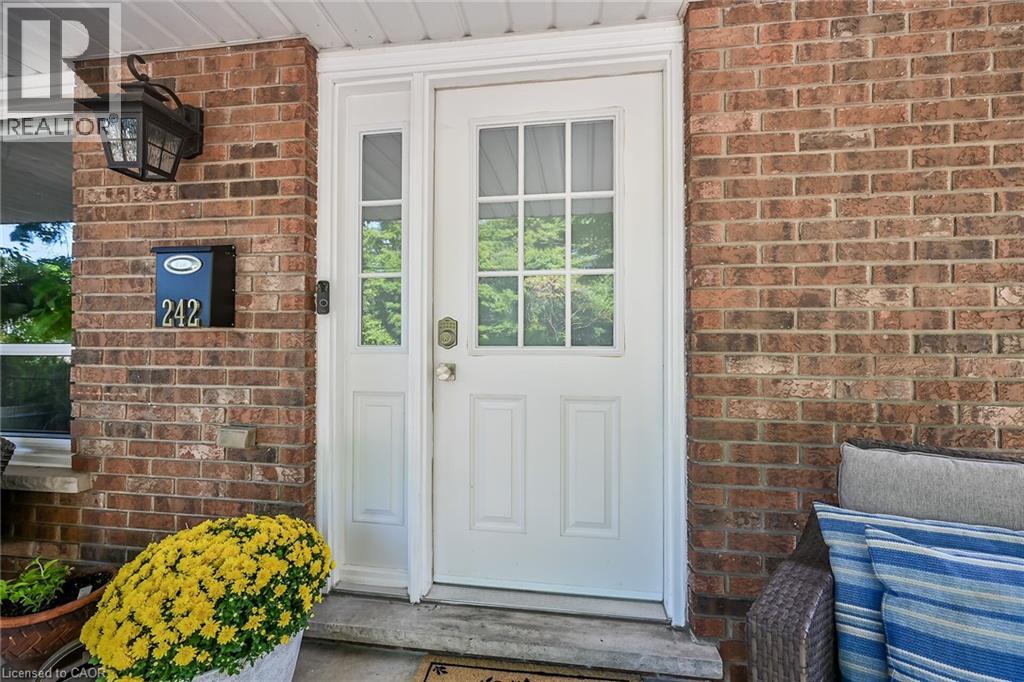 242 Macnab Street, Dundas, Ontario  L9H 2K3 - Photo 4 - 40770498