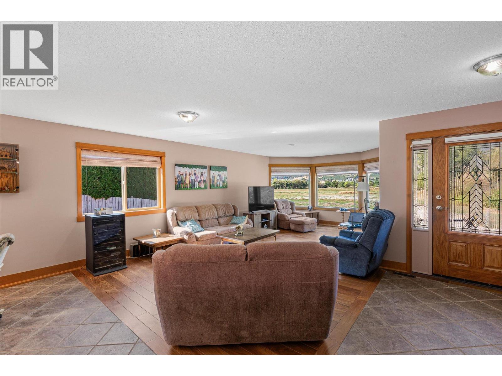 15651 Trask Road, Lake Country, British Columbia  V4V 2H9 - Photo 5 - 10362946
