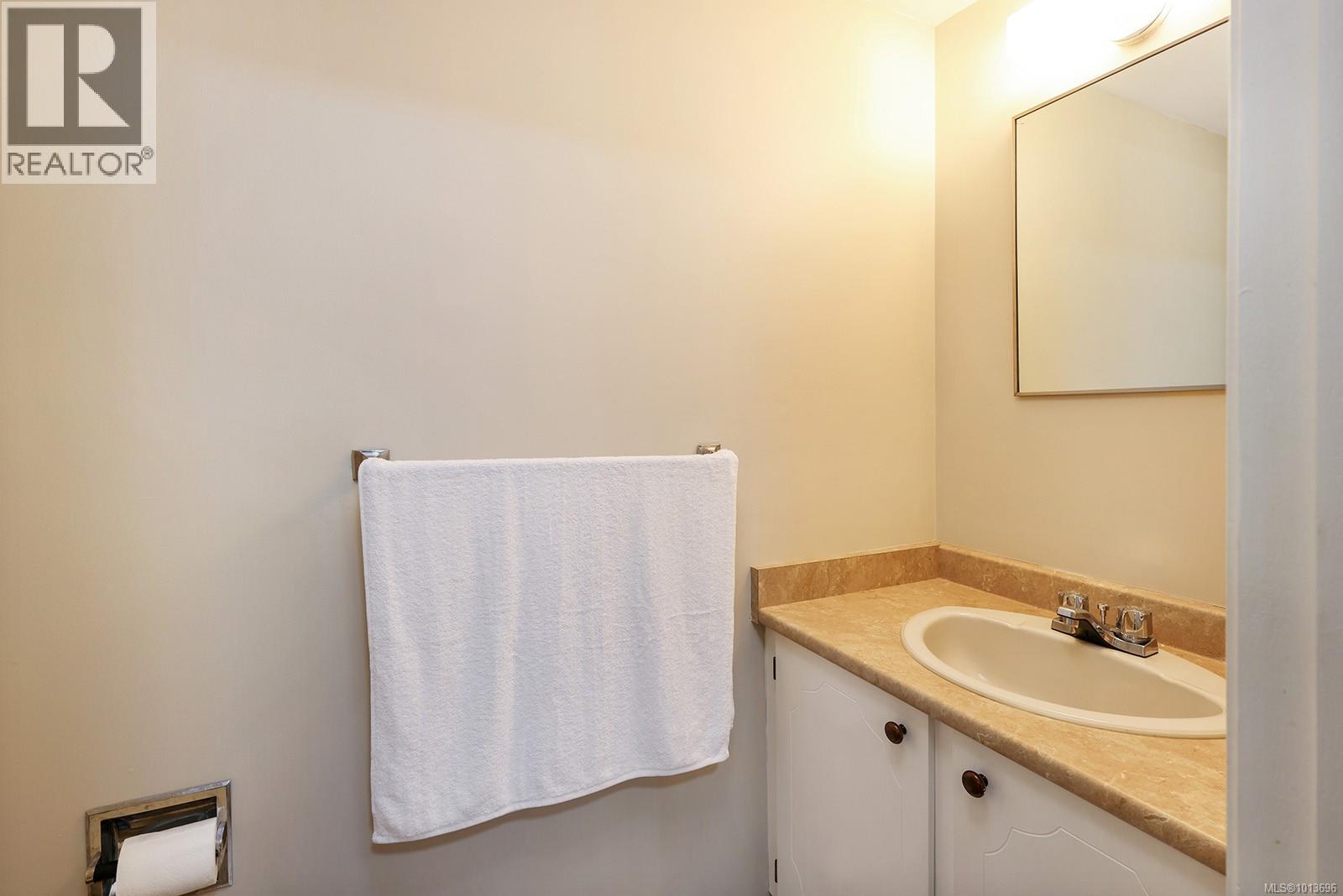 2 1084 Washington Way, Courtenay, British Columbia  V9J 1L0 - Photo 12 - 1013696
