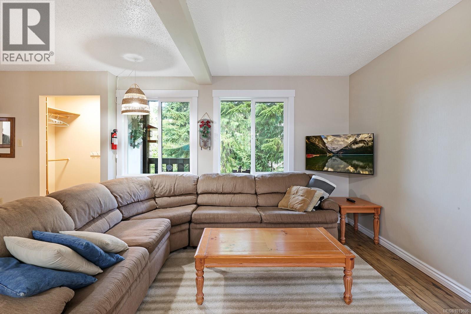 2 1084 Washington Way, Courtenay, British Columbia  V9J 1L0 - Photo 3 - 1013696