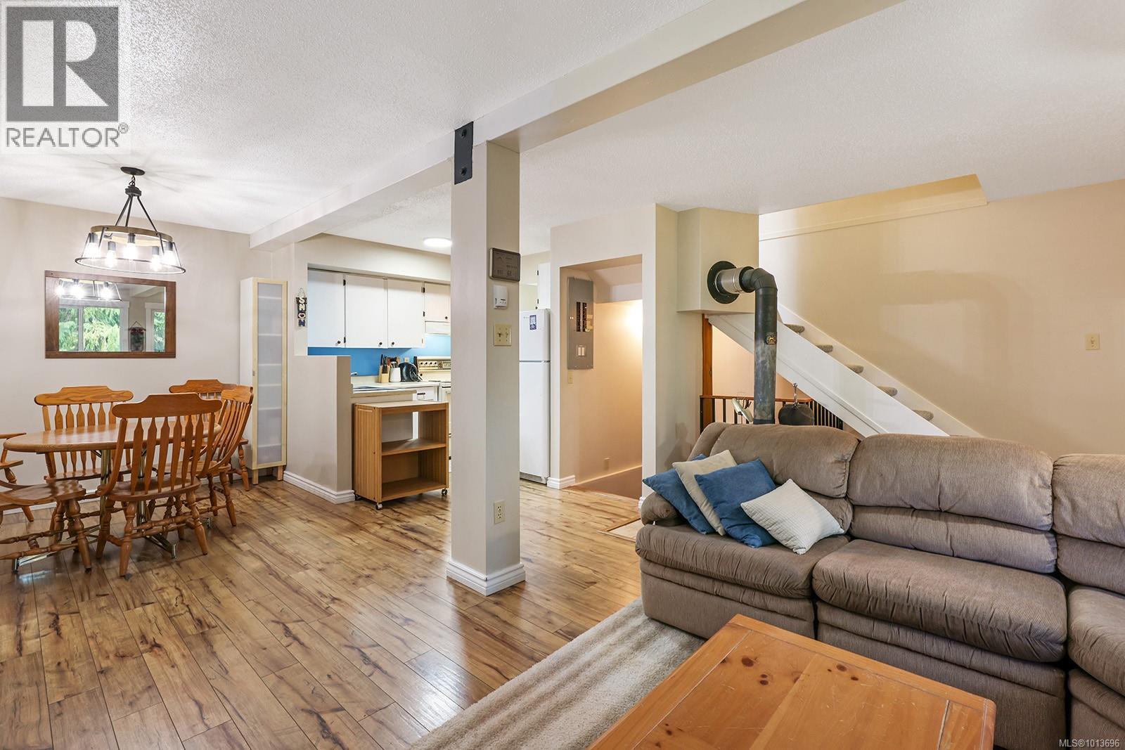 2 1084 Washington Way, Courtenay, British Columbia  V9J 1L0 - Photo 4 - 1013696