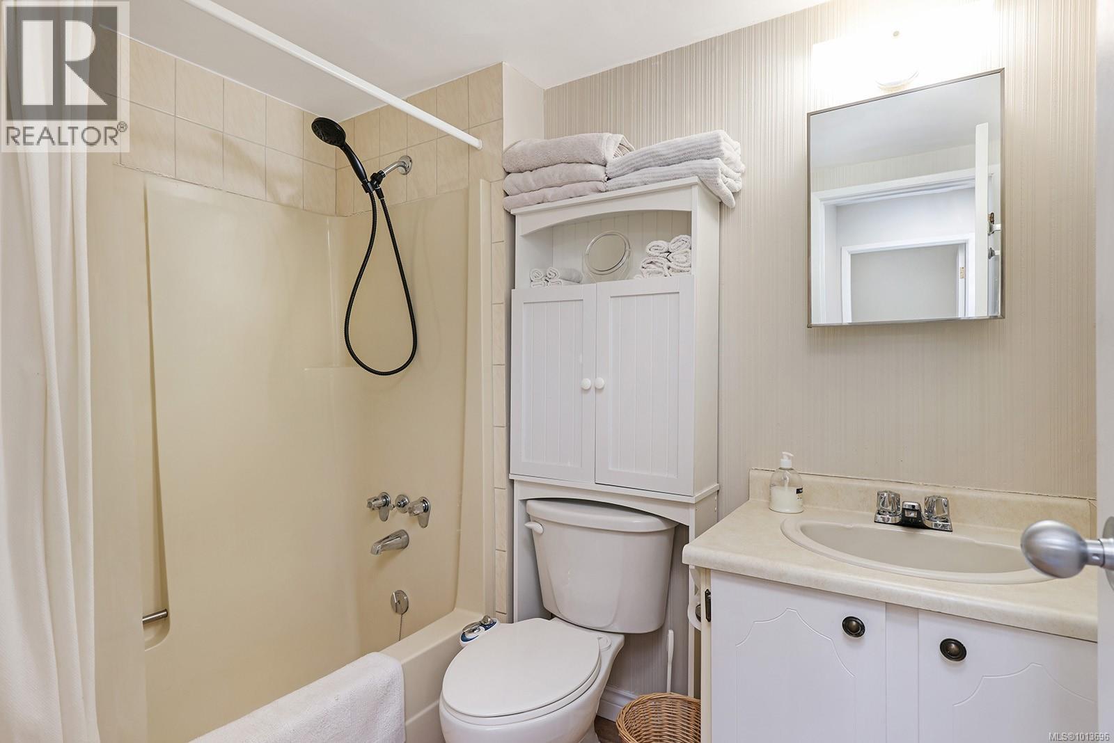 2 1084 Washington Way, Courtenay, British Columbia  V9J 1L0 - Photo 18 - 1013696