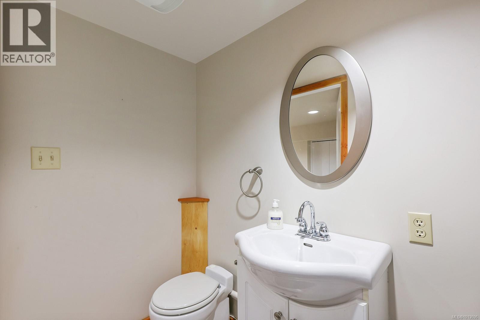 2 1084 Washington Way, Courtenay, British Columbia  V9J 1L0 - Photo 25 - 1013696