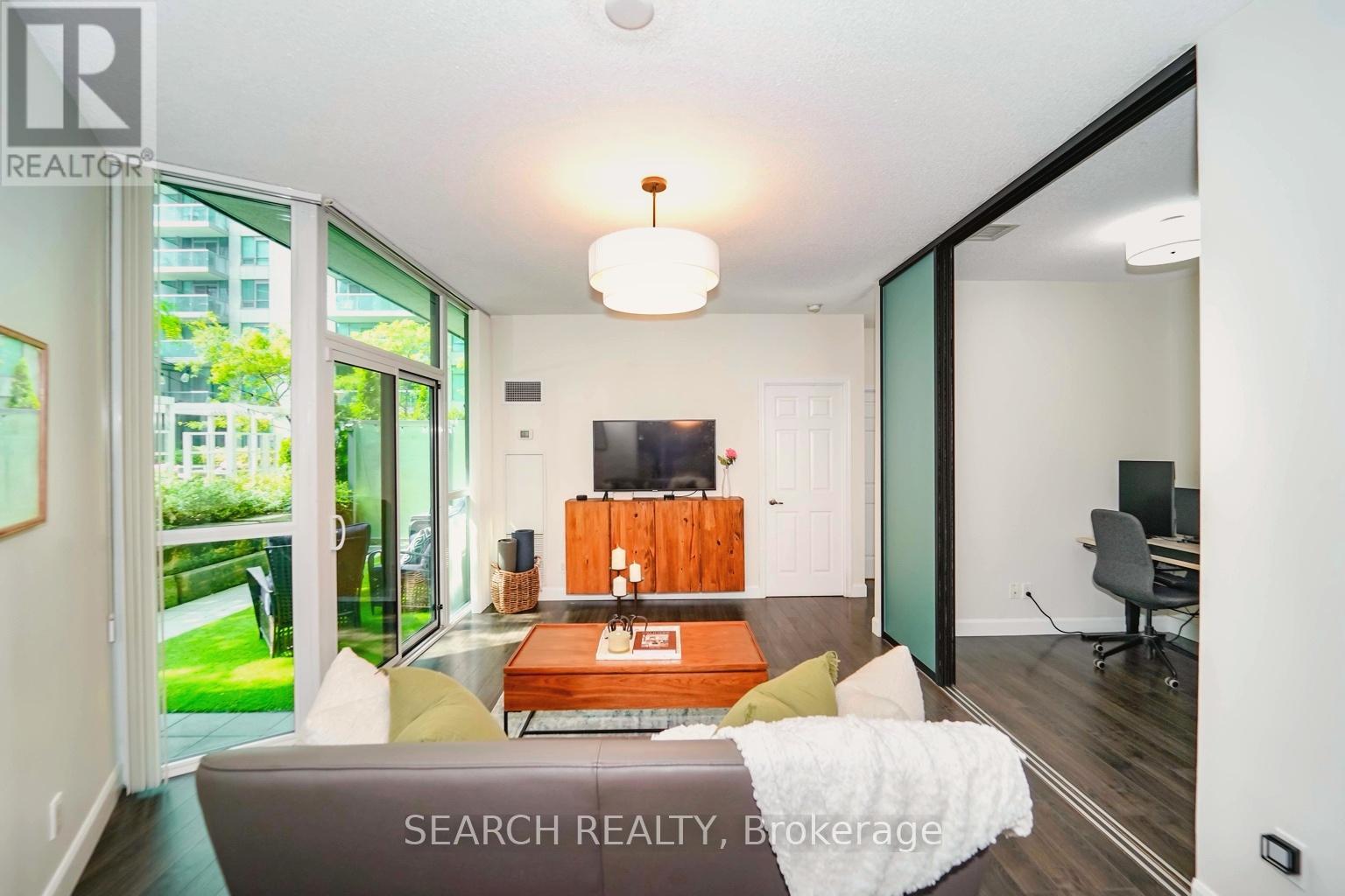 201 - 19 Grand Trunk Crescent, Toronto, Ontario  M5J 3A3 - Photo 17 - C12407197