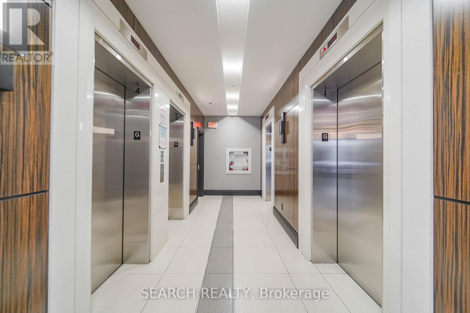 201 - 19 Grand Trunk Crescent, Toronto, Ontario  M5J 3A3 - Photo 2 - C12407197