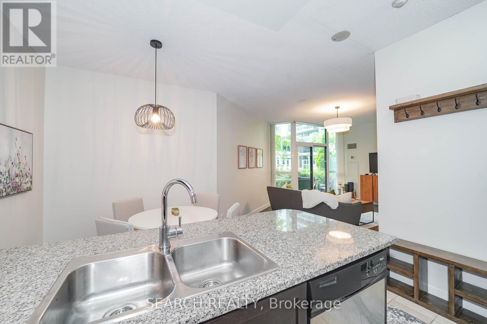 201 - 19 Grand Trunk Crescent, Toronto, Ontario  M5J 3A3 - Photo 7 - C12407197