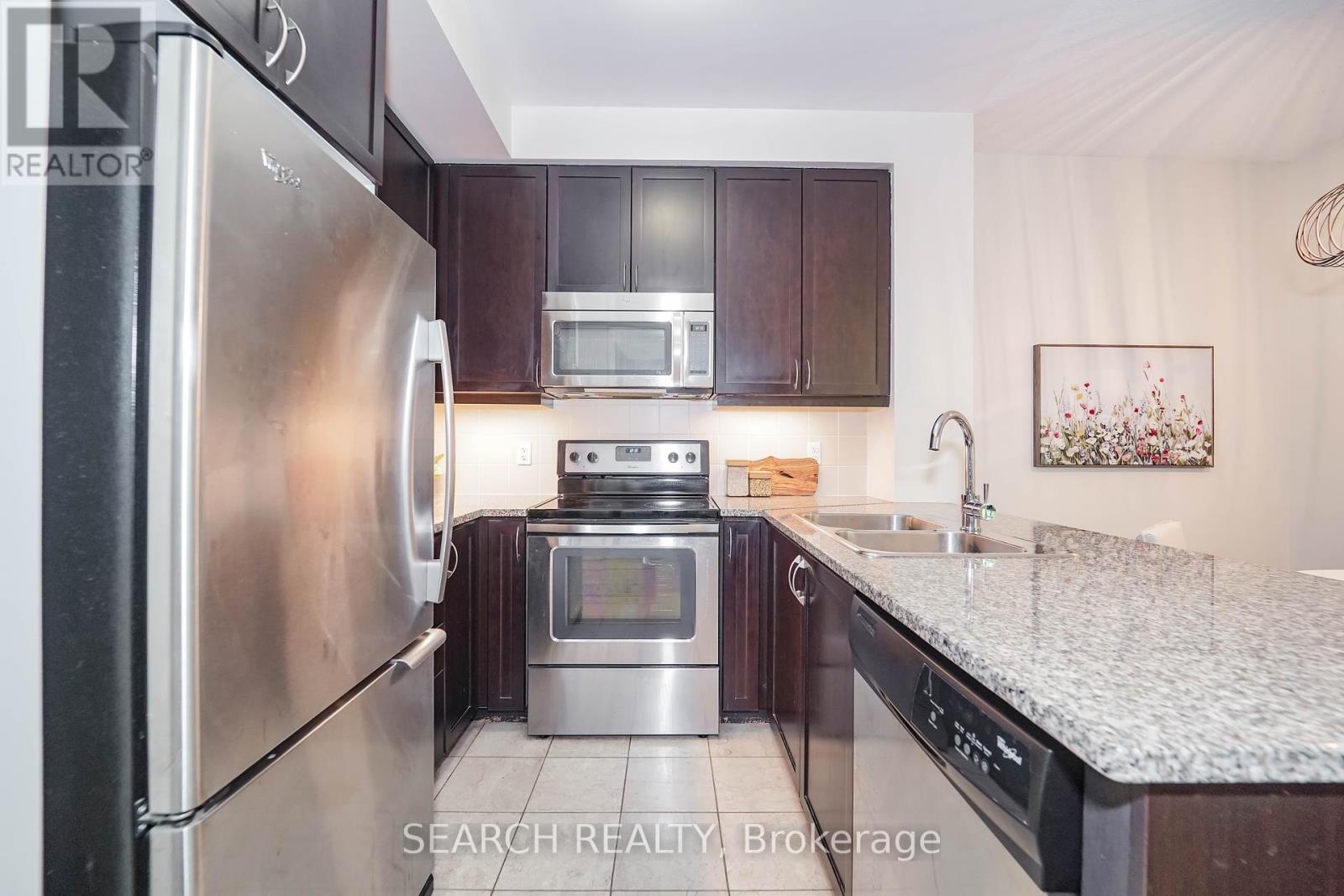 201 - 19 Grand Trunk Crescent, Toronto, Ontario  M5J 3A3 - Photo 5 - C12407197
