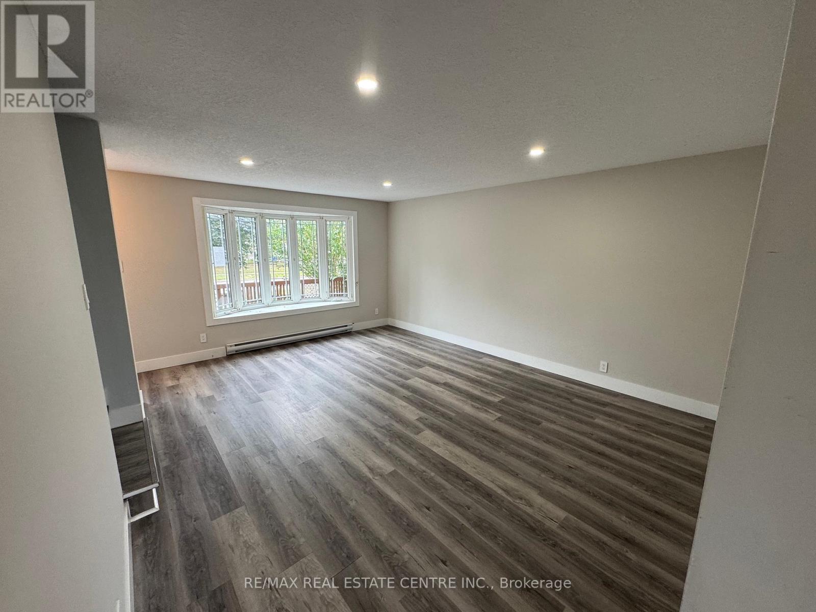 143 Rouse Avenue, Cambridge, Ontario  N1R 4M9 - Photo 7 - X12407574