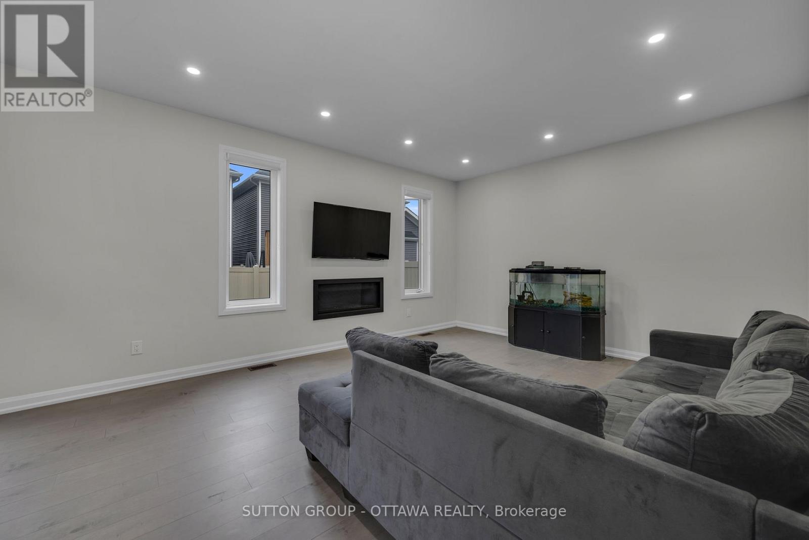 179 Point Prim Crescent, Ottawa, Ontario  K2J 0K6 - Photo 5 - X12407516