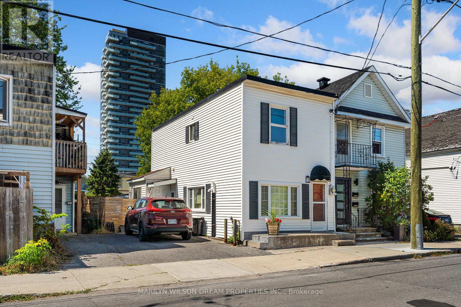 104 CARRUTHERS AVENUE, Ottawa, Ontario