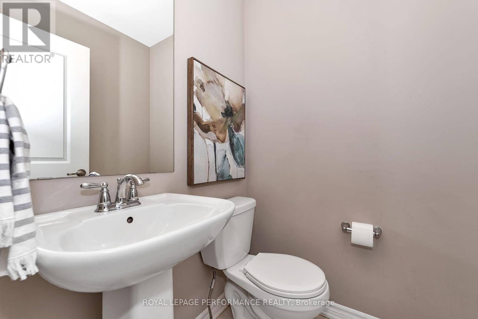 16 Sweetbay Circle, Ottawa, Ontario  K2S 0W8 - Photo 12 - X12407529