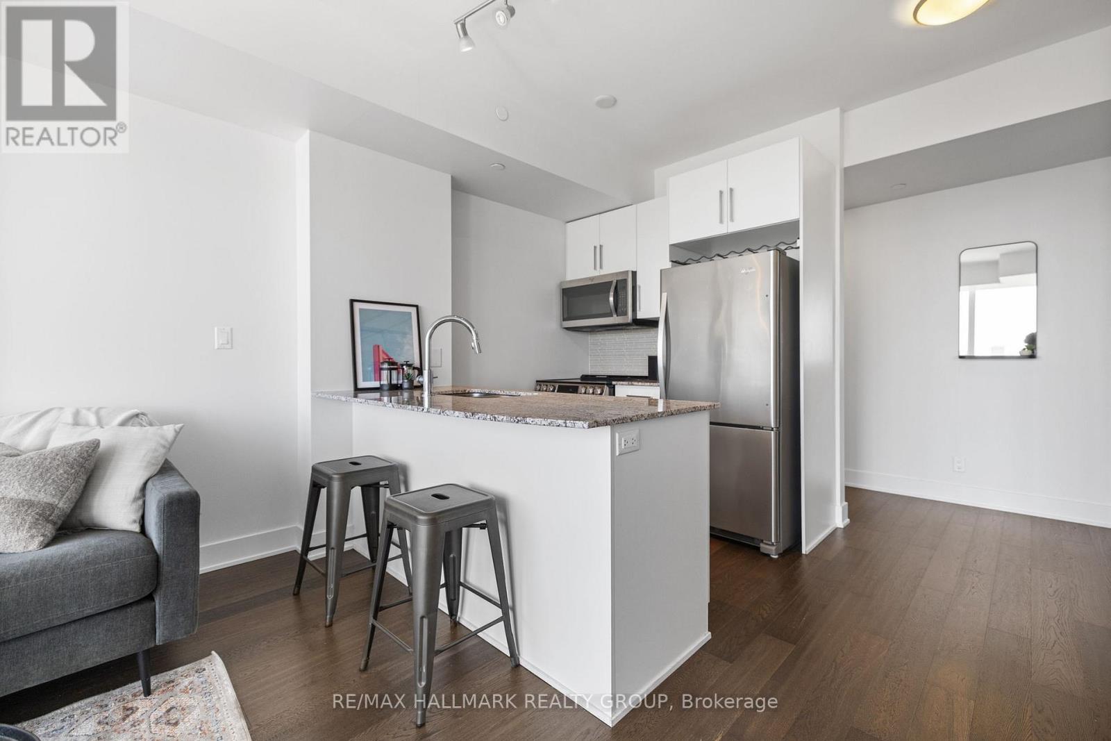 1906 - 485 Richmond Road, Ottawa, Ontario  K2A 3W9 - Photo 8 - X12407546