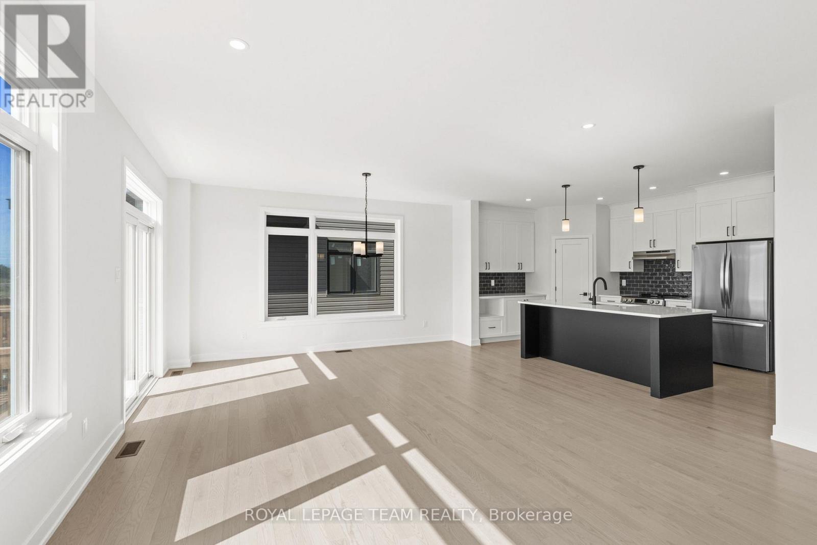 1004 Moore Street, Brockville, Ontario  K6V 7N1 - Photo 15 - X12407575