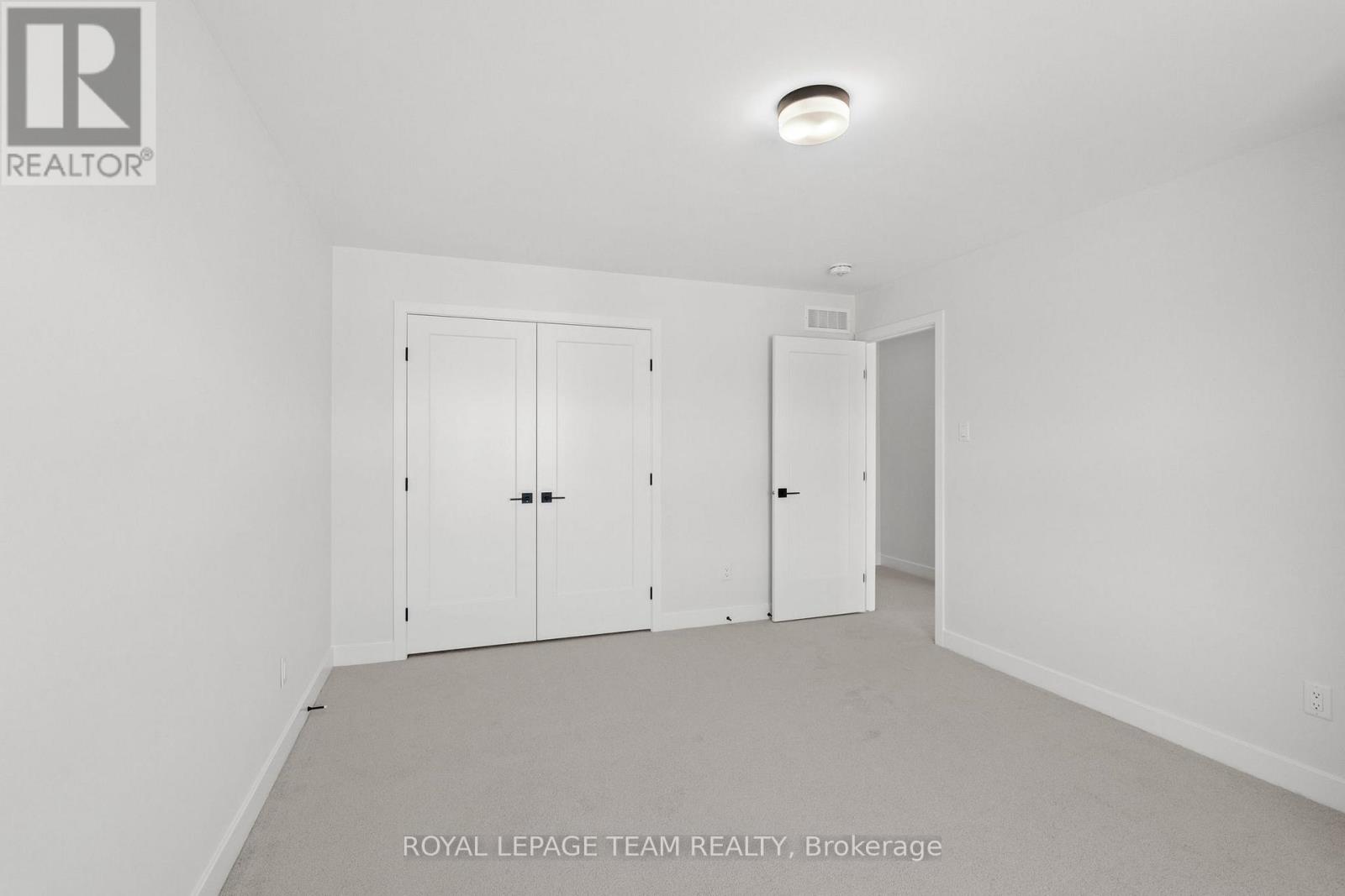 1004 Moore Street, Brockville, Ontario  K6V 7N1 - Photo 35 - X12407575