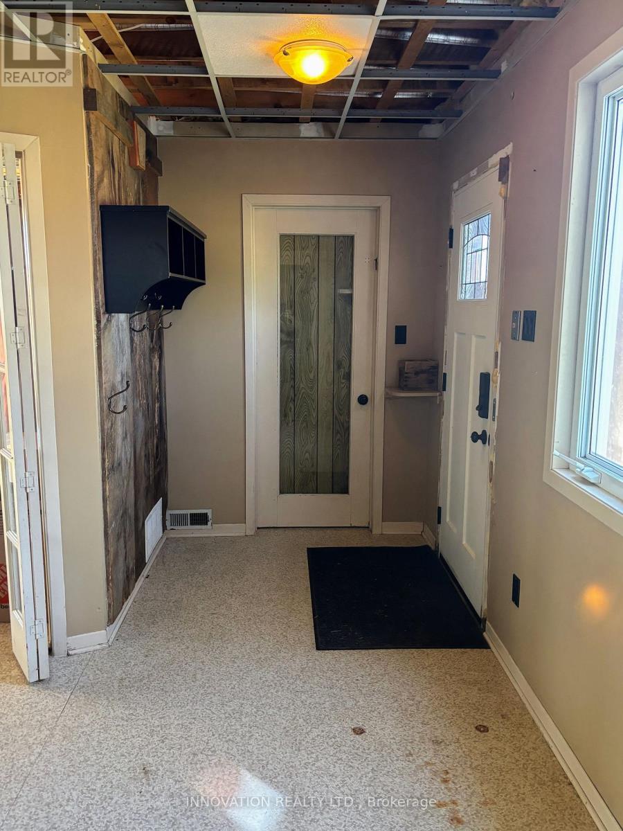 3295 Montague Boundary Road, Montague, Ontario  K7A 4S7 - Photo 10 - X12407586