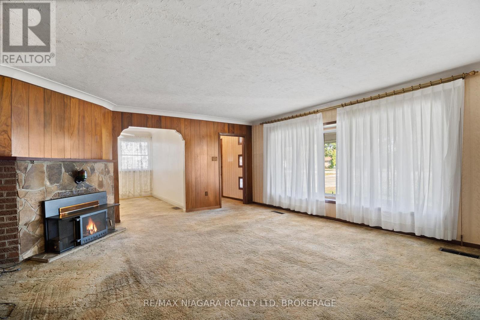 613 Queenston Road, Niagara-On-The-Lake, Ontario  L0S 1J0 - Photo 7 - X12407579