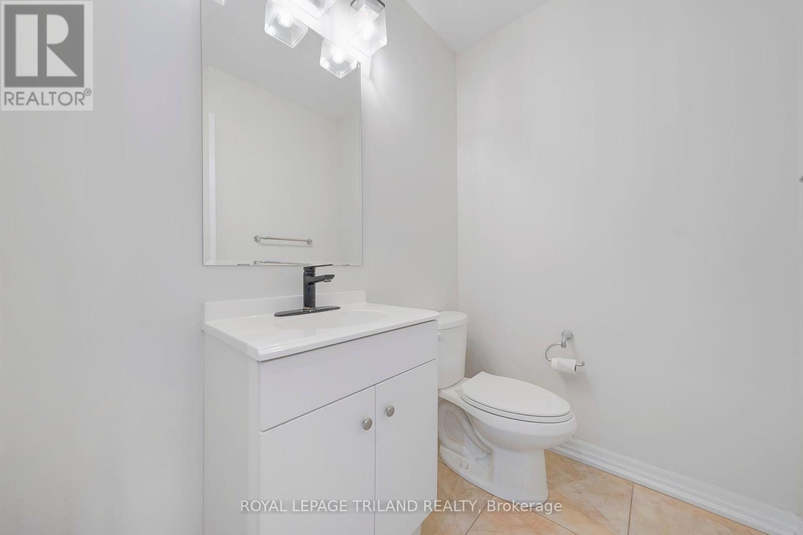 244 Ellen Davidson Drive, Oakville, Ontario  L6M 0V2 - Photo 18 - W12400366