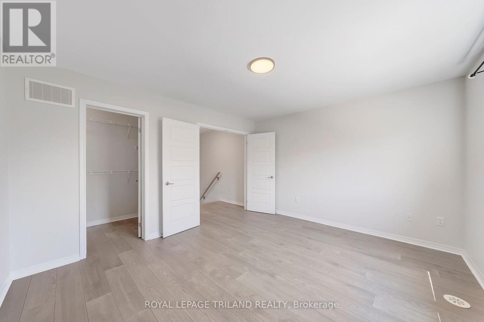 244 Ellen Davidson Drive, Oakville, Ontario  L6M 0V2 - Photo 24 - W12400366