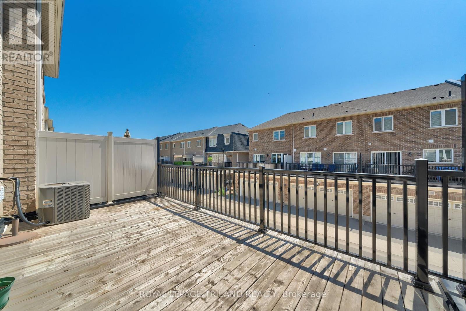 244 Ellen Davidson Drive, Oakville, Ontario  L6M 0V2 - Photo 17 - W12400366
