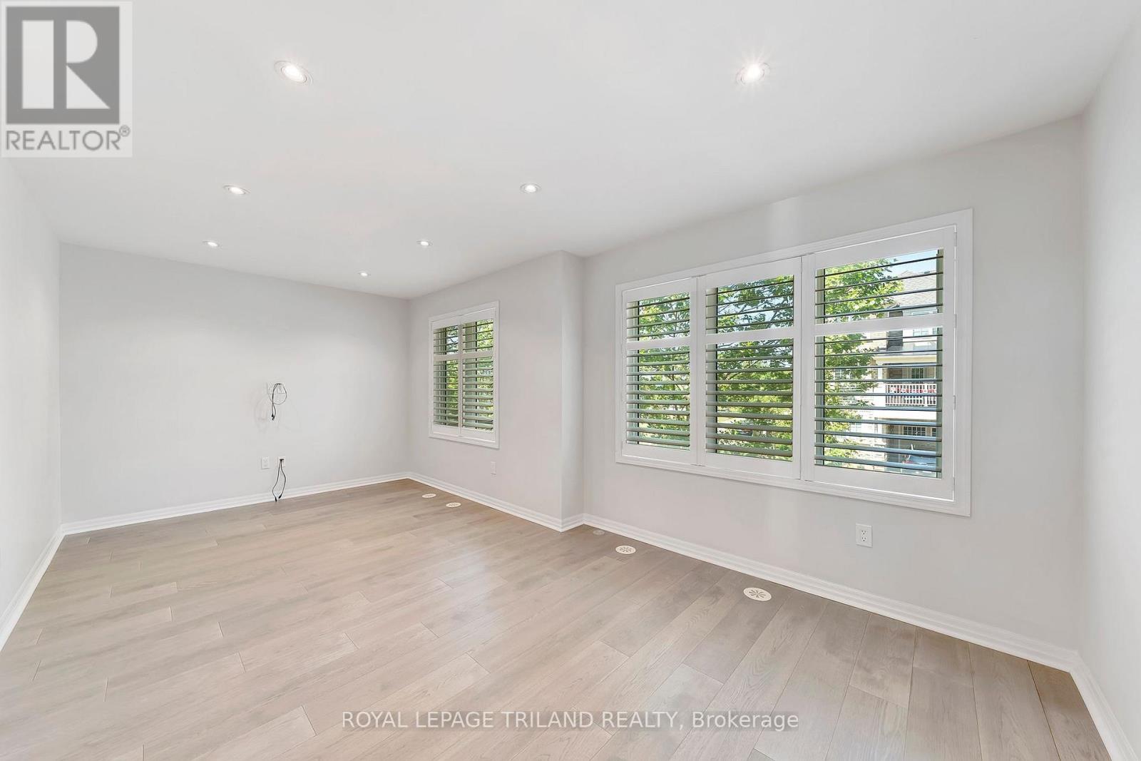 244 Ellen Davidson Drive, Oakville, Ontario  L6M 0V2 - Photo 19 - W12400366