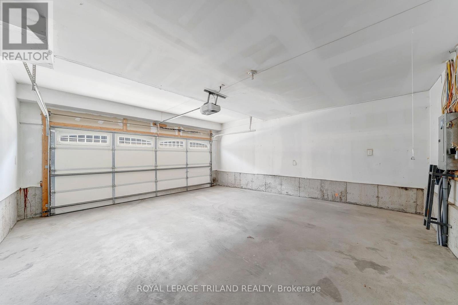 244 Ellen Davidson Drive, Oakville, Ontario  L6M 0V2 - Photo 32 - W12400366