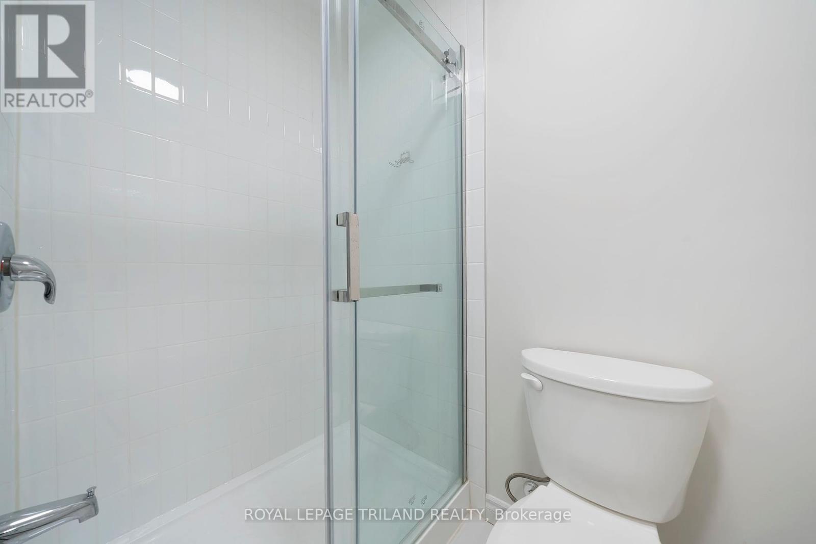 244 Ellen Davidson Drive, Oakville, Ontario  L6M 0V2 - Photo 7 - W12400366
