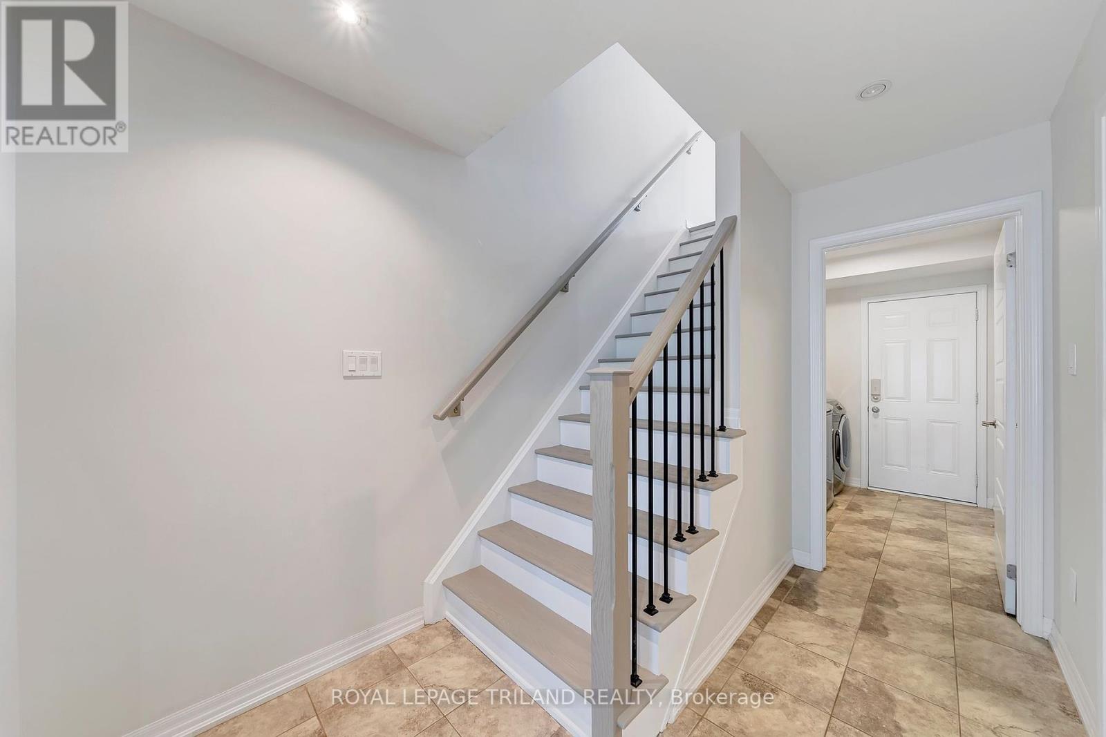 244 Ellen Davidson Drive, Oakville, Ontario  L6M 0V2 - Photo 8 - W12400366