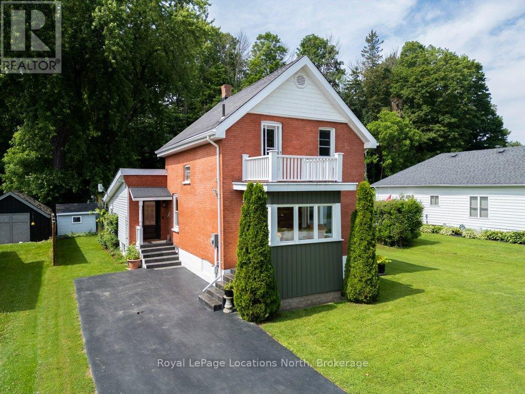 25 Edwin Street W, Meaford, Ontario  N4L 1E4 - Photo 2 - X12407539