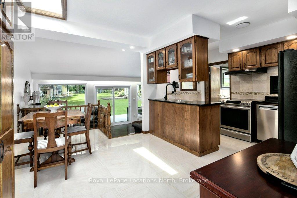 25 Edwin Street W, Meaford, Ontario  N4L 1E4 - Photo 6 - X12407539