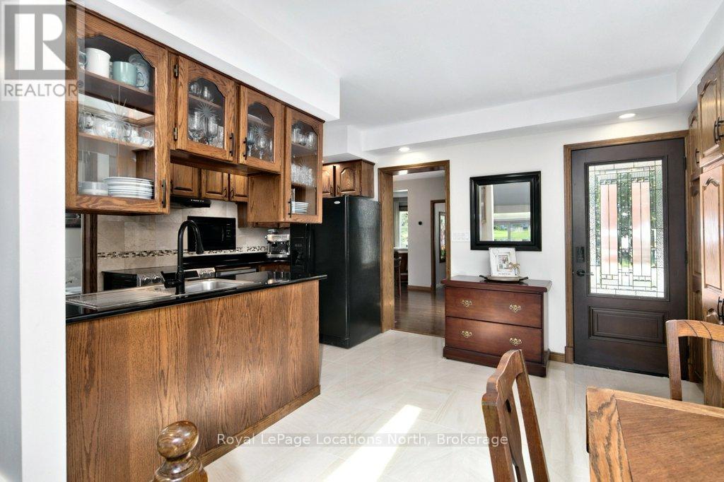 25 Edwin Street W, Meaford, Ontario  N4L 1E4 - Photo 7 - X12407539