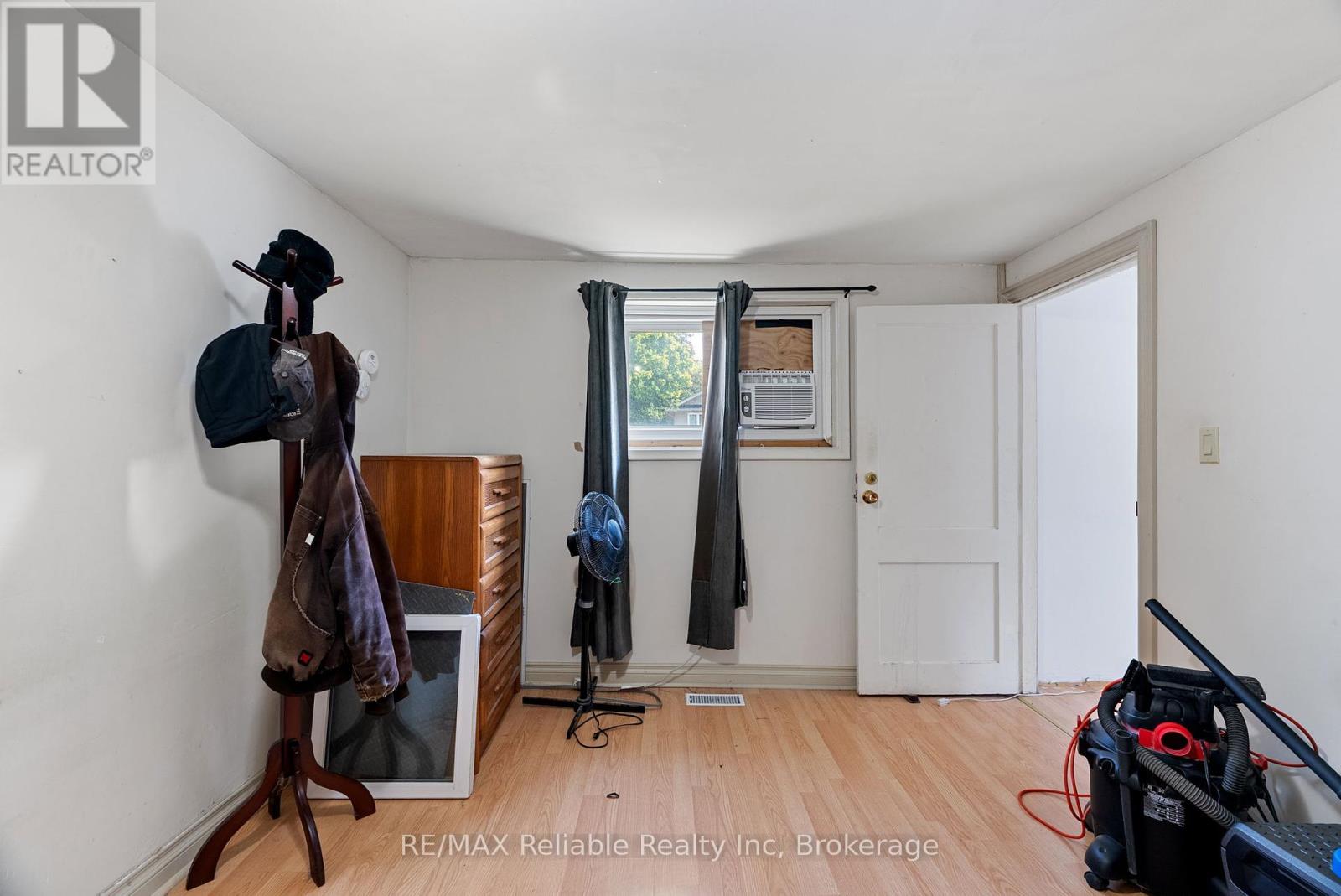 332 James Street, Central Huron, Ontario  N0M 1L0 - Photo 10 - X12407553