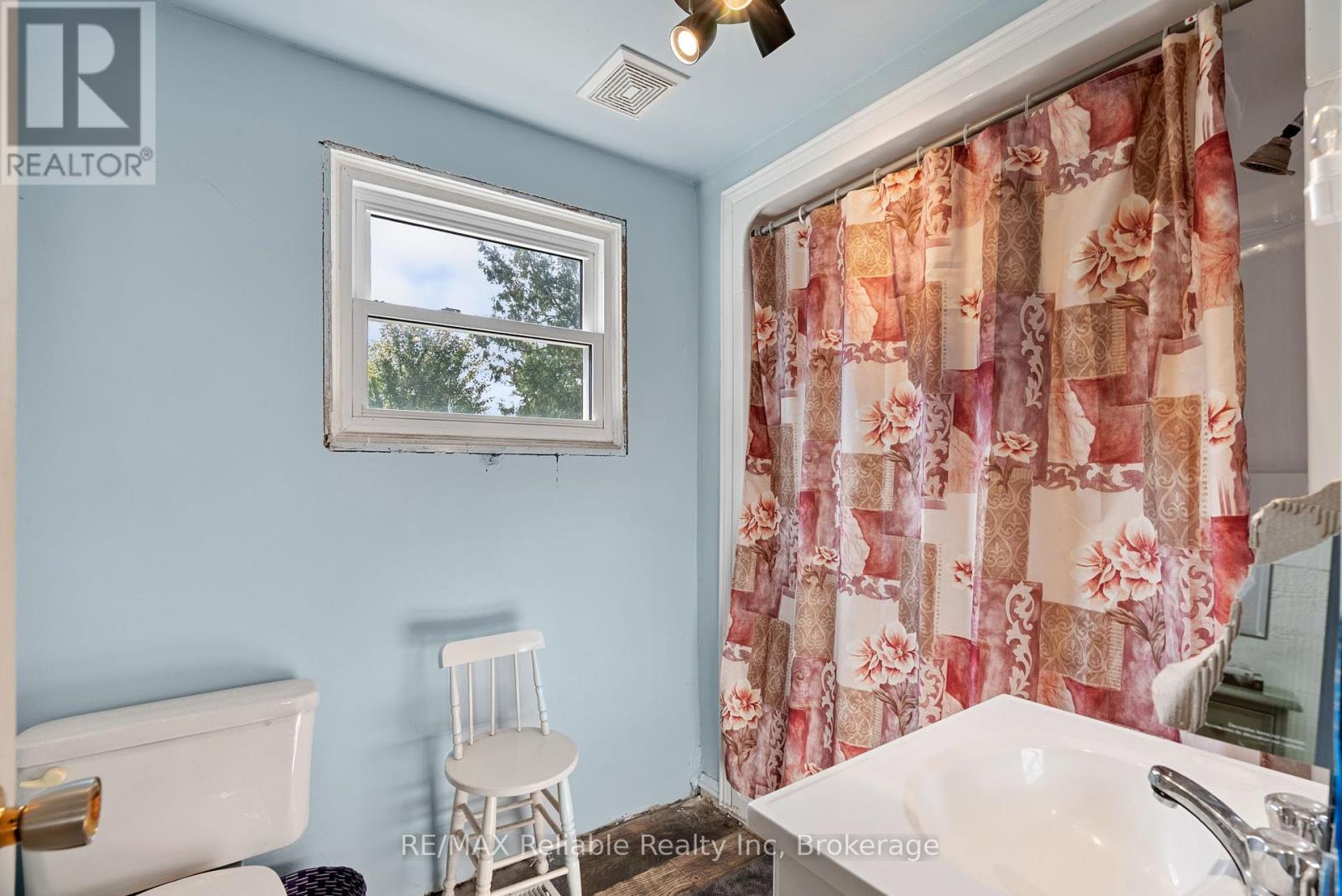 332 James Street, Central Huron, Ontario  N0M 1L0 - Photo 15 - X12407553