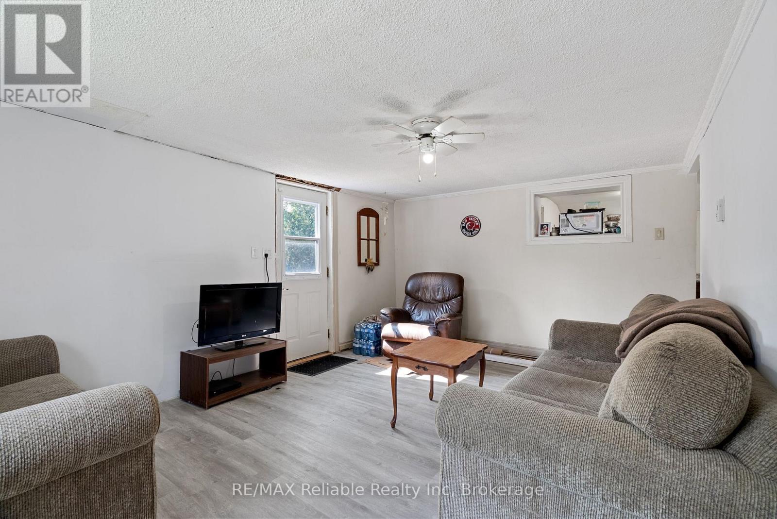 332 James Street, Central Huron, Ontario  N0M 1L0 - Photo 5 - X12407553