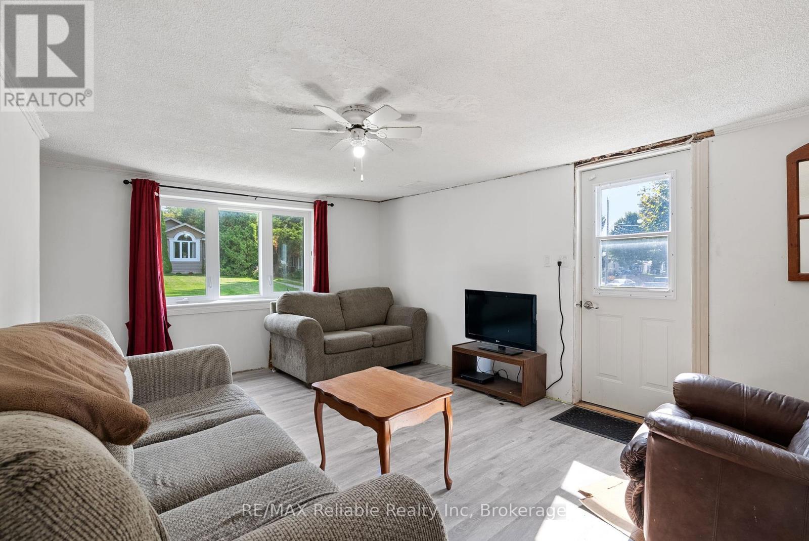 332 James Street, Central Huron, Ontario  N0M 1L0 - Photo 6 - X12407553