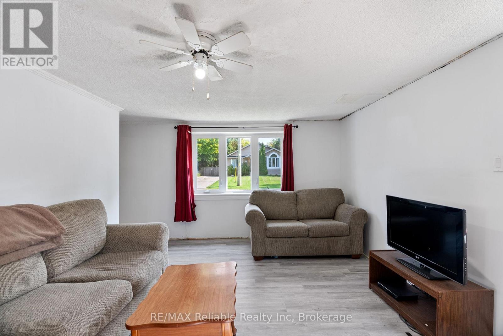 332 James Street, Central Huron, Ontario  N0M 1L0 - Photo 7 - X12407553