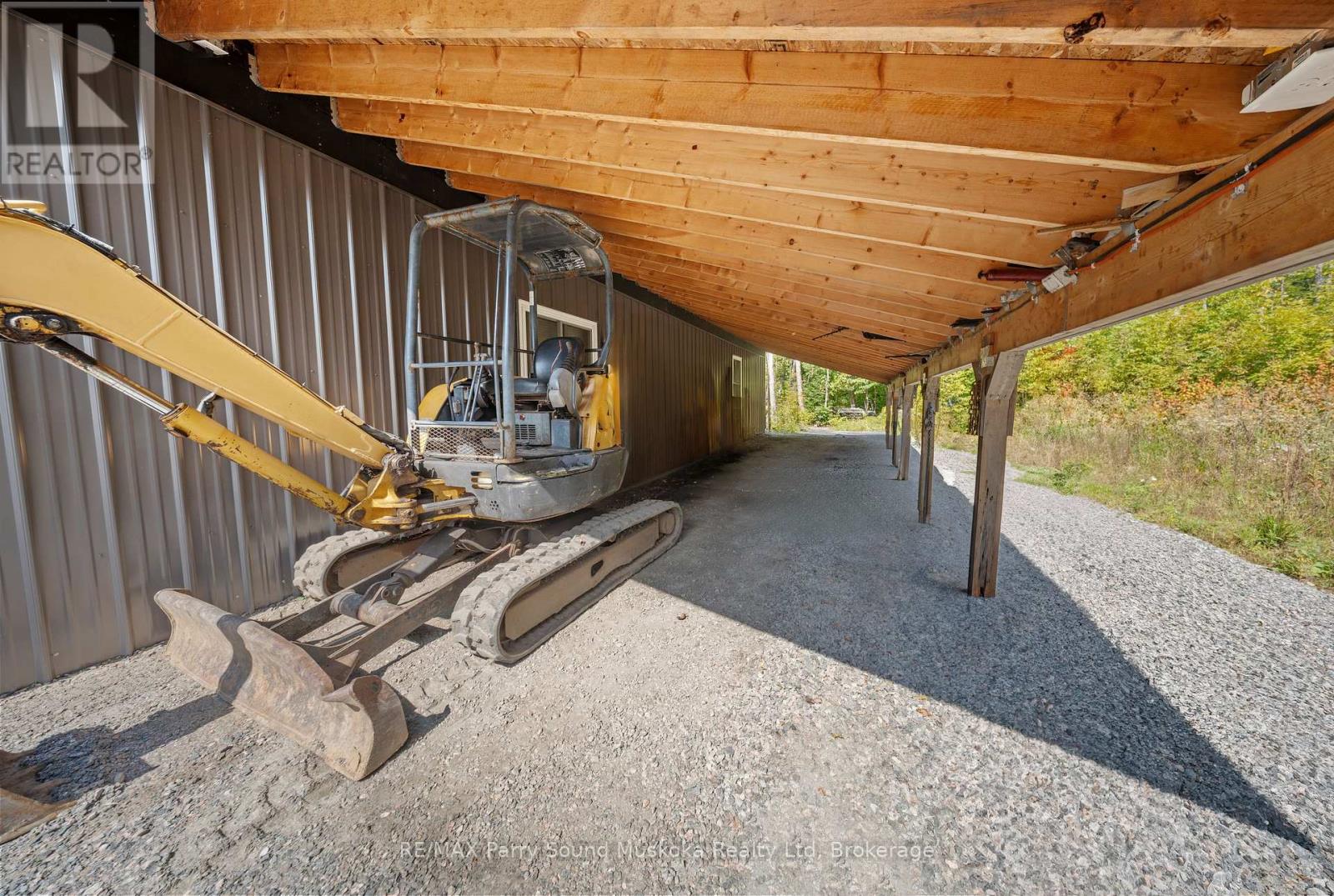 40 Sunset Cove Road, Seguin, Ontario  P2A 0B6 - Photo 12 - X12407627