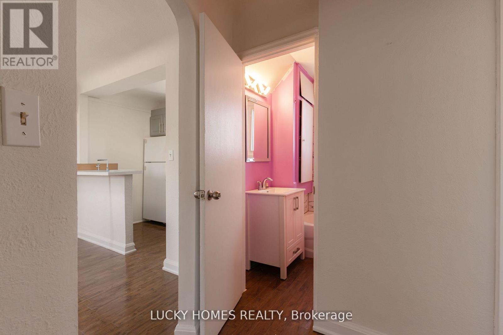 2nd Floor - 157 Centre Street S, Oshawa, Ontario  L1H 4A5 - Photo 8 - E12407451