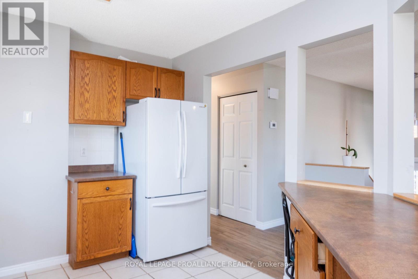 11 Carrying Place Road, Quinte West, Ontario  K8V 3E6 - Photo 14 - X12407588