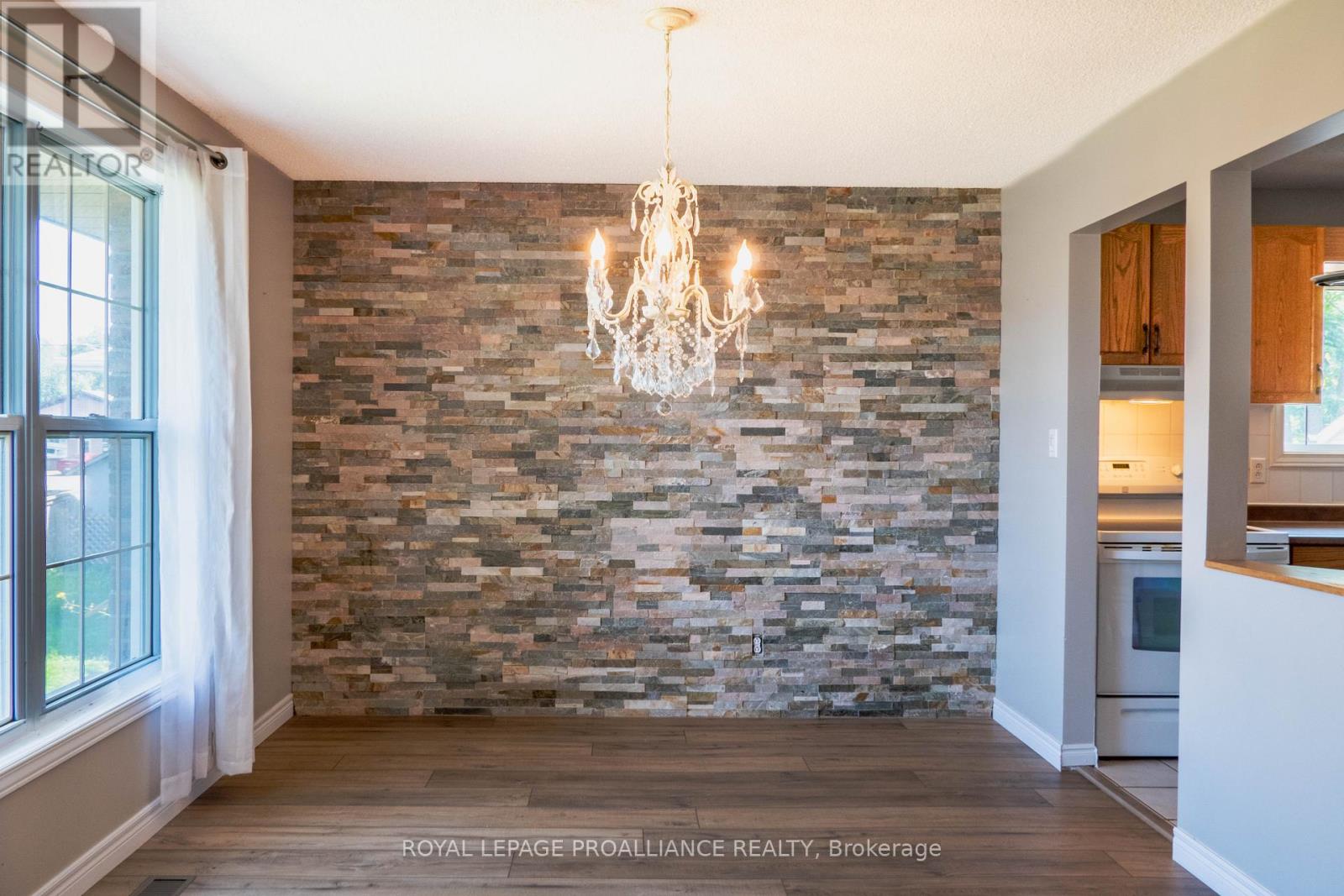 11 Carrying Place Road, Quinte West, Ontario  K8V 3E6 - Photo 16 - X12407588